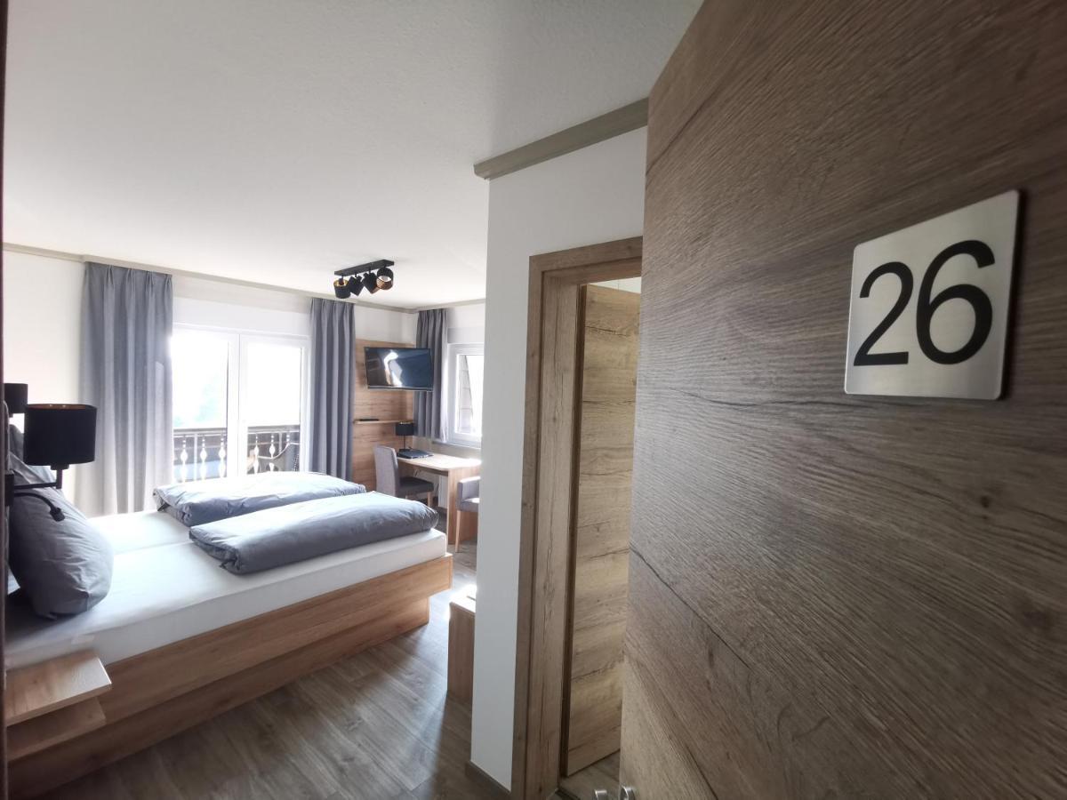 בירפלדןאוברזנט Hotel Gruener Baum Mit Restaurant & Wellness מראה חיצוני תמונה
