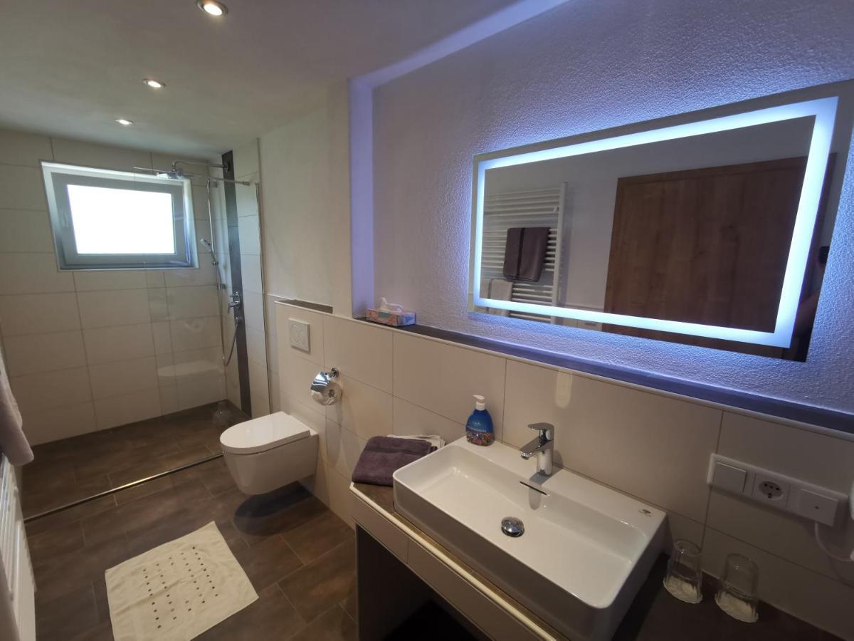 בירפלדןאוברזנט Hotel Gruener Baum Mit Restaurant & Wellness מראה חיצוני תמונה
