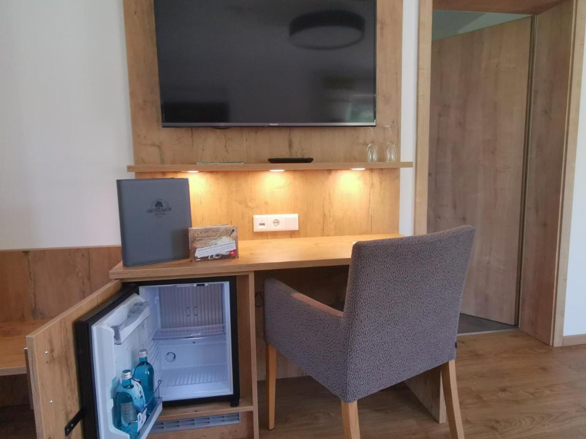 בירפלדןאוברזנט Hotel Gruener Baum Mit Restaurant & Wellness מראה חיצוני תמונה