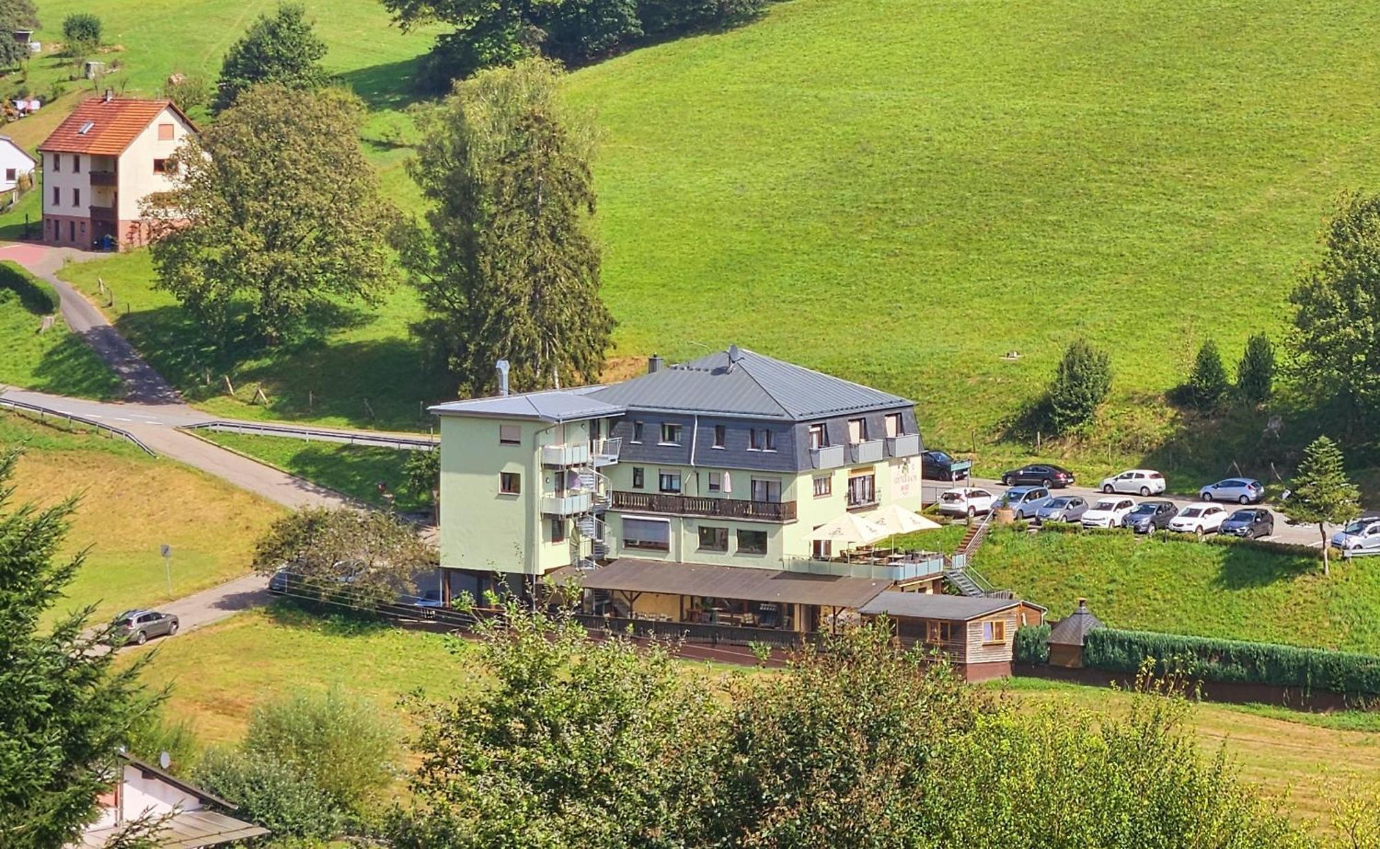 בירפלדןאוברזנט Hotel Gruener Baum Mit Restaurant & Wellness מראה חיצוני תמונה