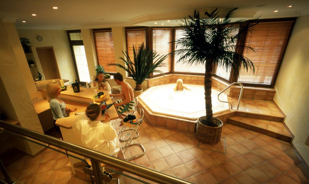 בירפלדןאוברזנט Hotel Gruener Baum Mit Restaurant & Wellness מראה חיצוני תמונה
