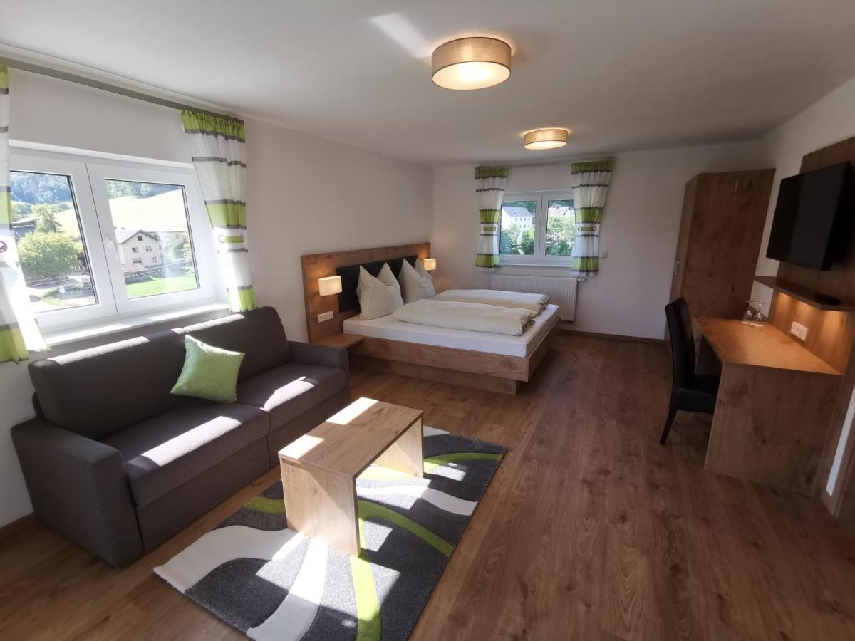 בירפלדןאוברזנט Hotel Gruener Baum Mit Restaurant & Wellness מראה חיצוני תמונה
